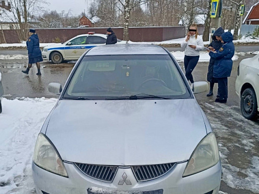«Дорожный пристав» заставил нескольких должников в Кинешме продолжить движение пешком
